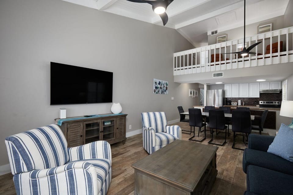2531 Beach Villa- Captiva Three Bedroom Executive Penthouse Residence House in Sanibel Island