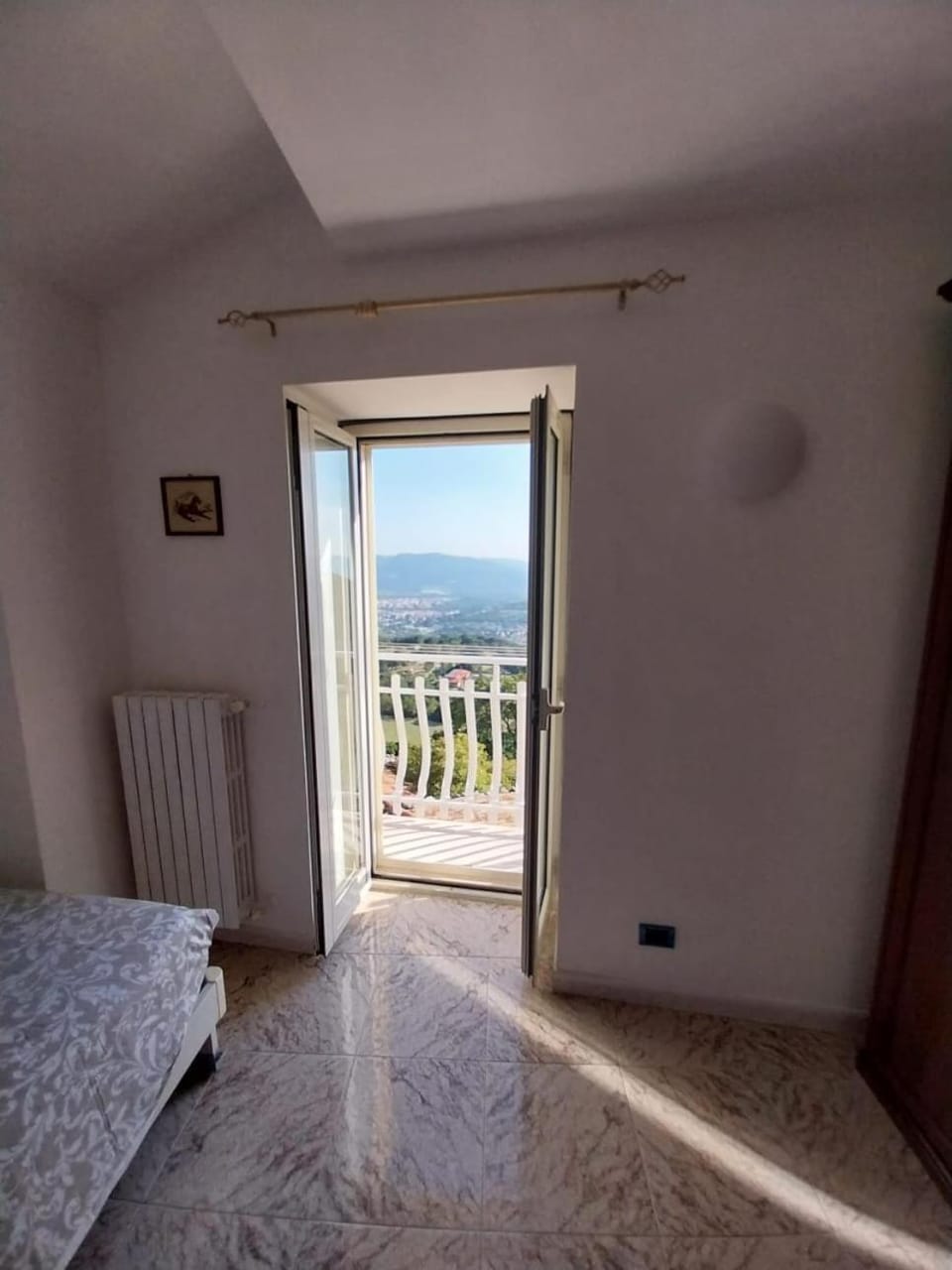 Bed, Natural landscape, Photo of the whole room, Bedroom, Mountain view