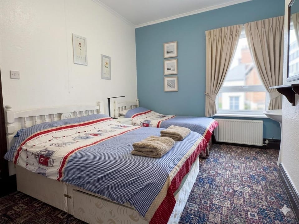 Alpine Guest House Bed and Breakfast in Cleethorpes