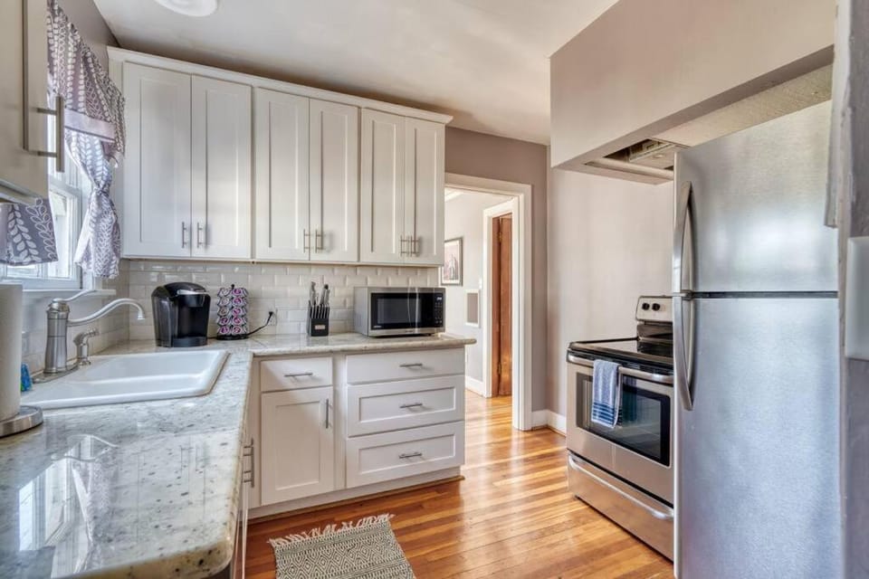 Charming Portland 2BR Home in Hollywood House in Portland