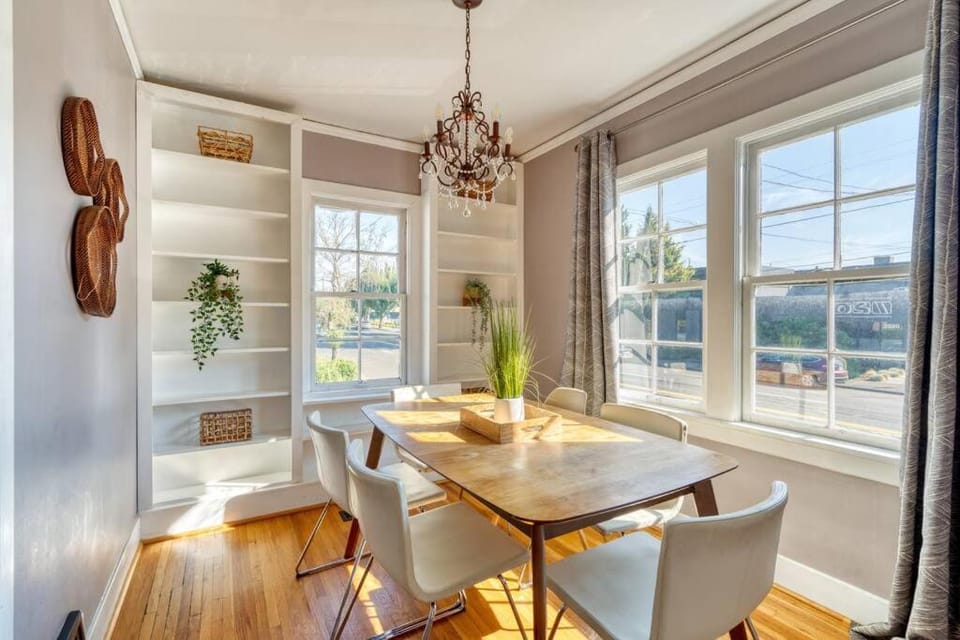 Charming Portland 2BR Home in Hollywood House in Portland