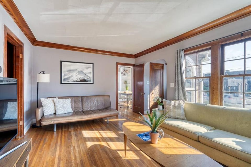 Charming Portland 2BR Home in Hollywood House in Portland