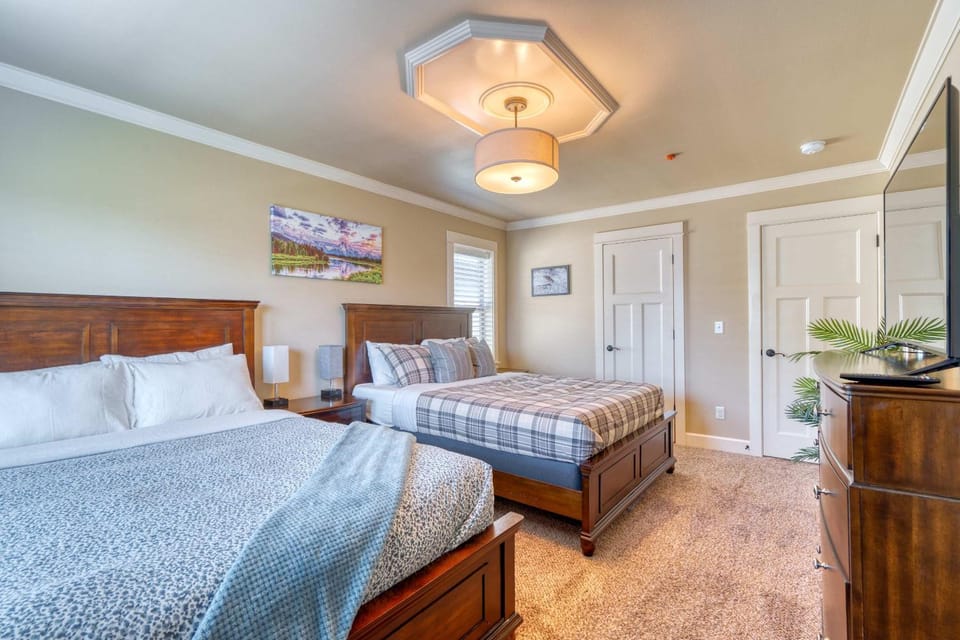 Garfield 2BR - New Build - Foodie-Friendly Stay House in Portland