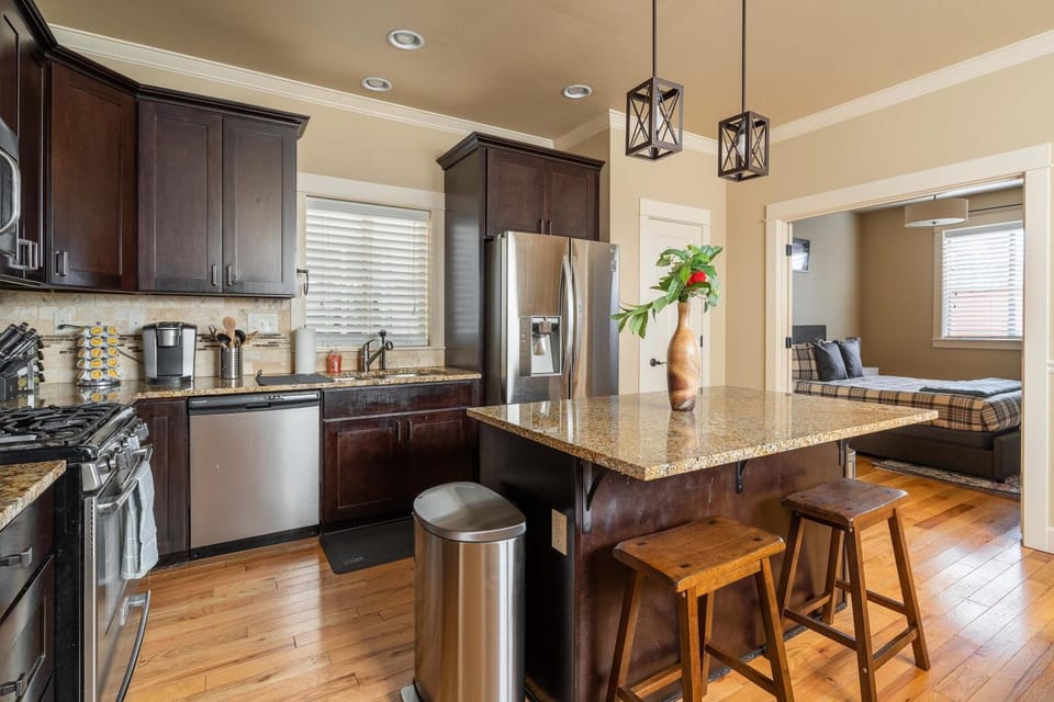 Garfield 2BR - New Build - Foodie-Friendly Stay House in Portland
