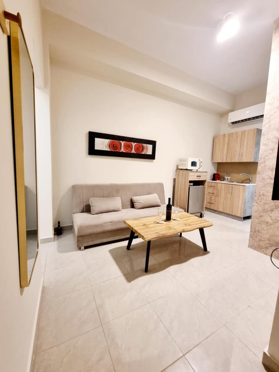 Kitchen or kitchenette, Seating area, minibar