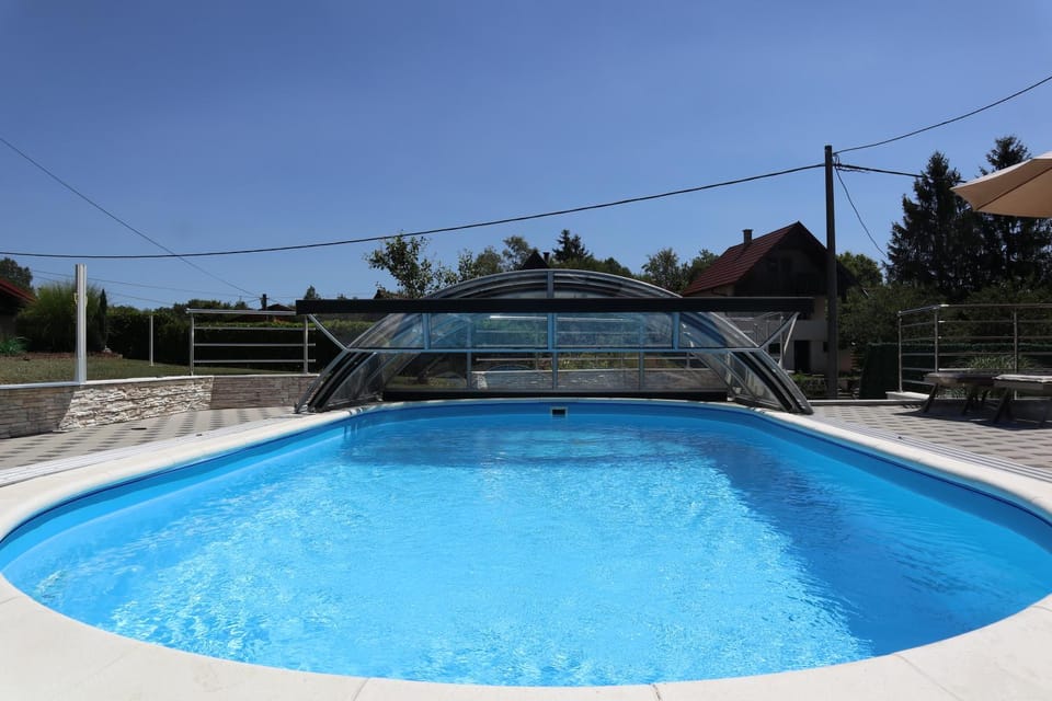 Swimming pool, Swimming pool