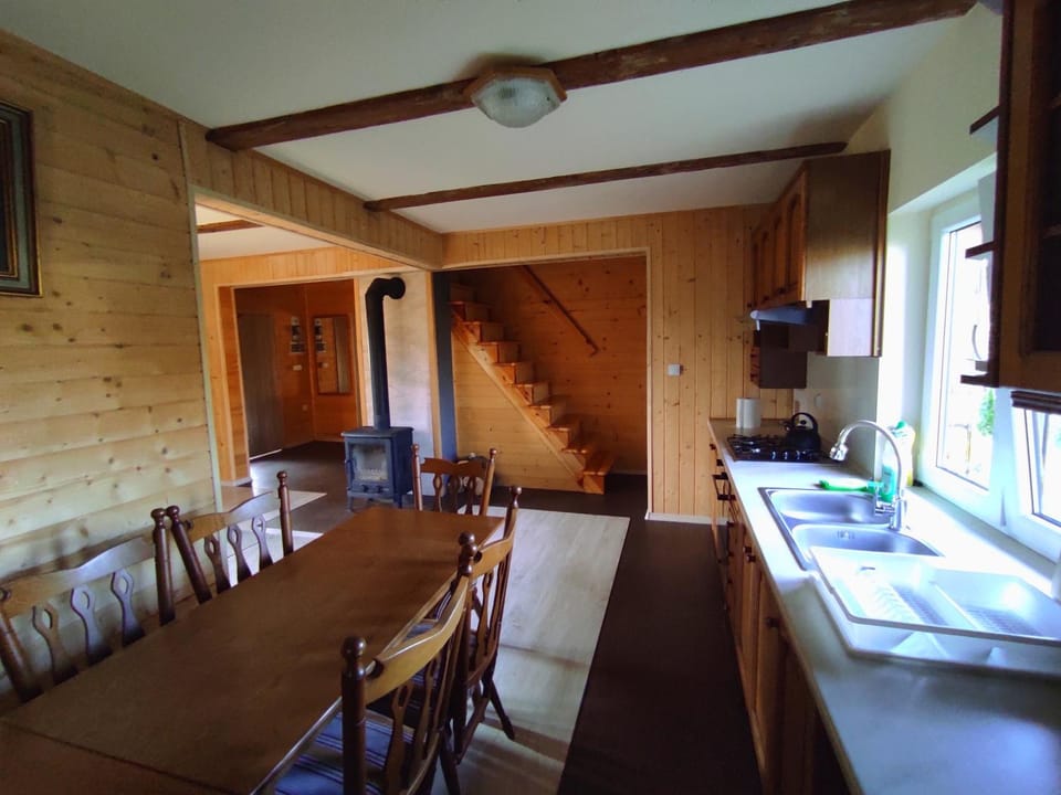 Kitchen or kitchenette, Kitchen or kitchenette, Dining area