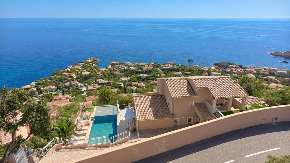 View (from property/room), Pool view, Sea view
