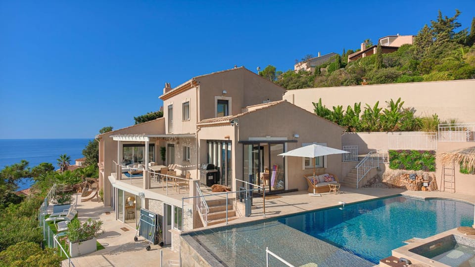 BBQ facilities, View (from property/room), Sea view, Swimming pool, internet