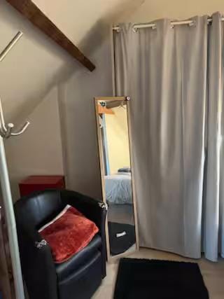 Nid du Beffroi Gare, Ferry & Shuttle Bed and Breakfast in Calais