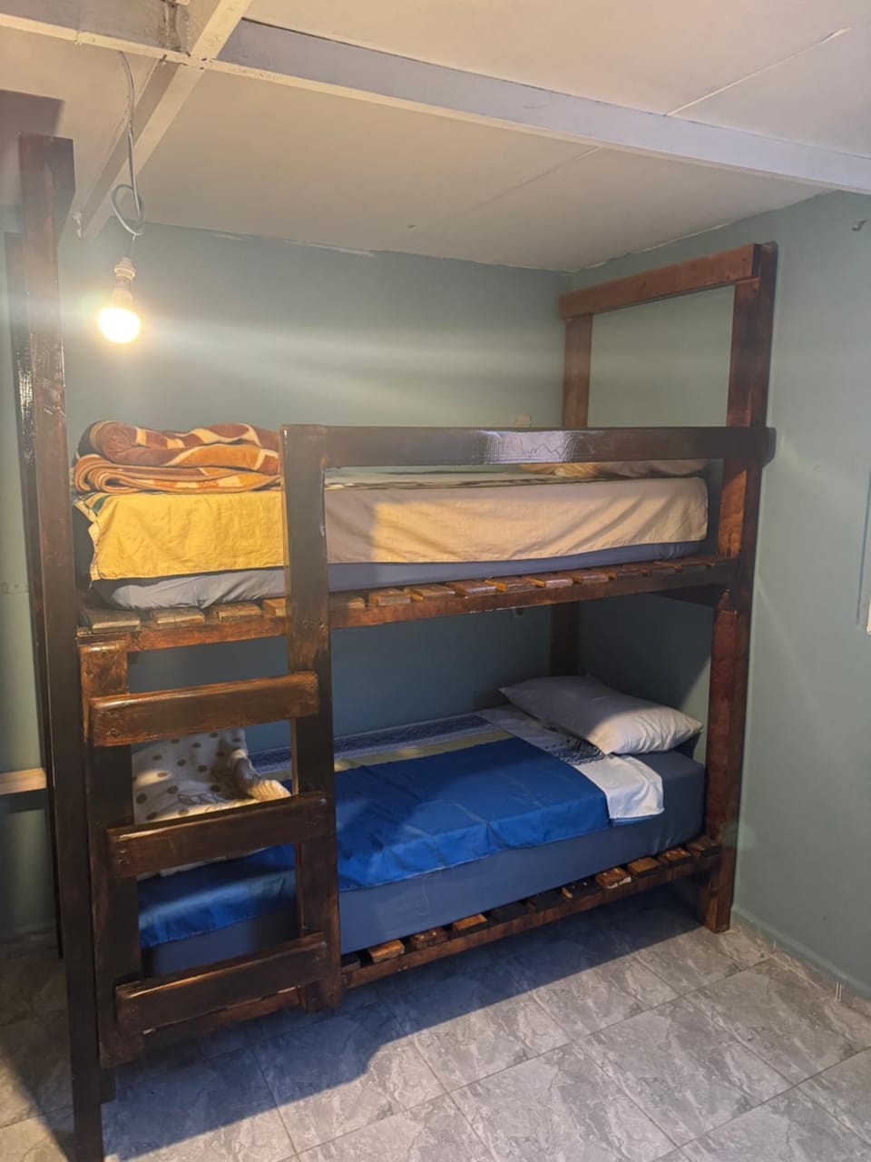 Bed, bunk bed