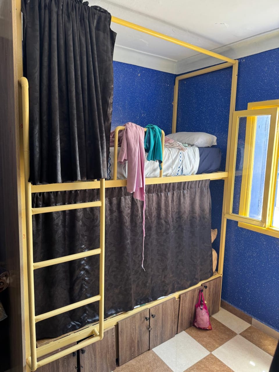 Bed, bunk bed