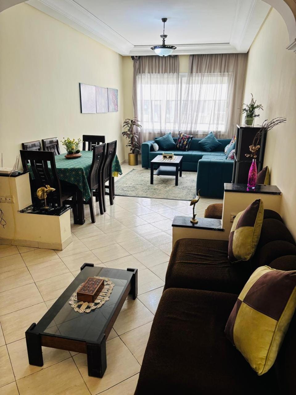 Living room, Seating area, Dining area