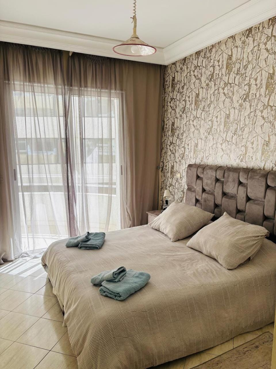 Bed, Photo of the whole room, Bedroom, towels