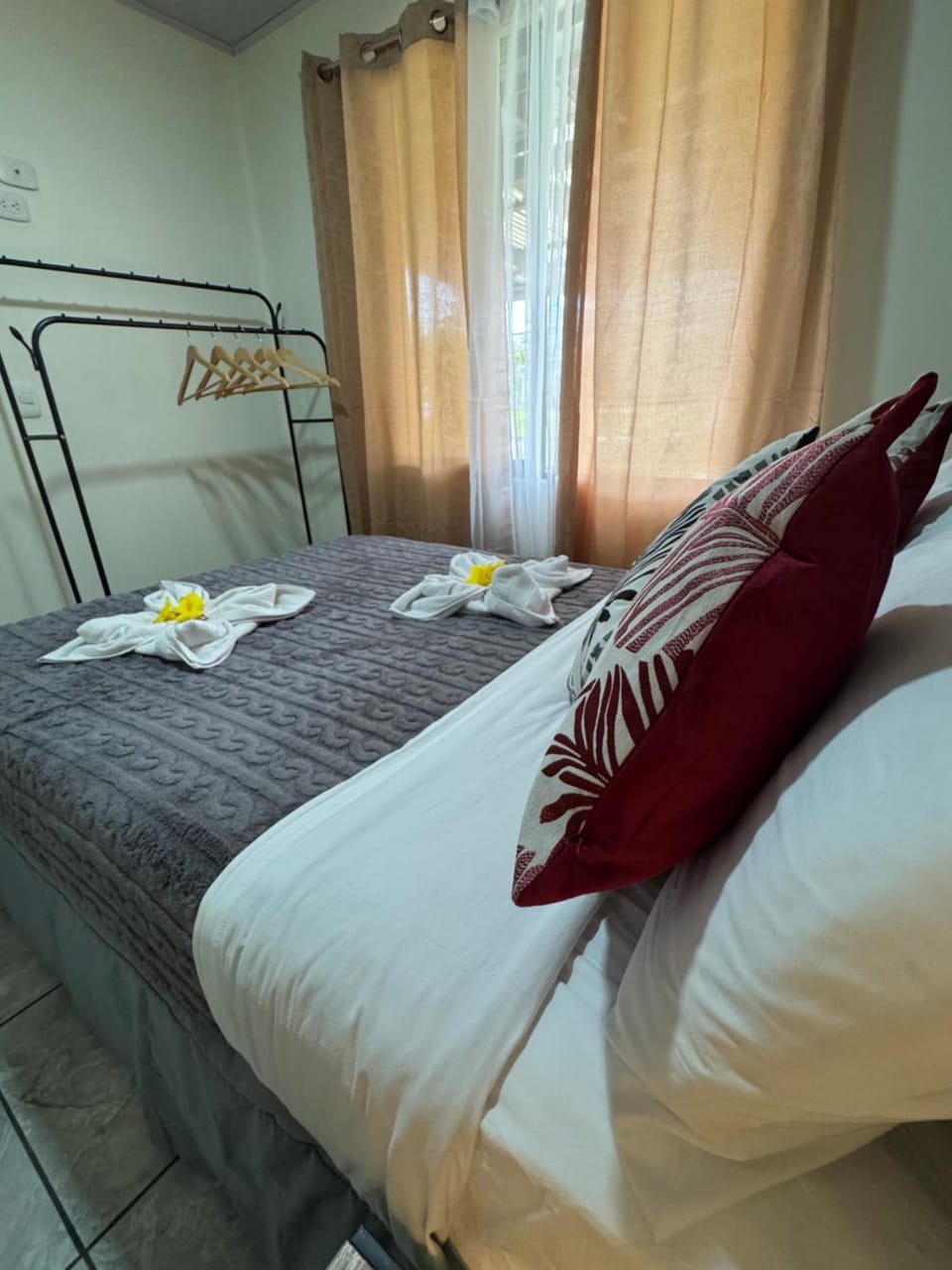 Bed, Photo of the whole room, towels
