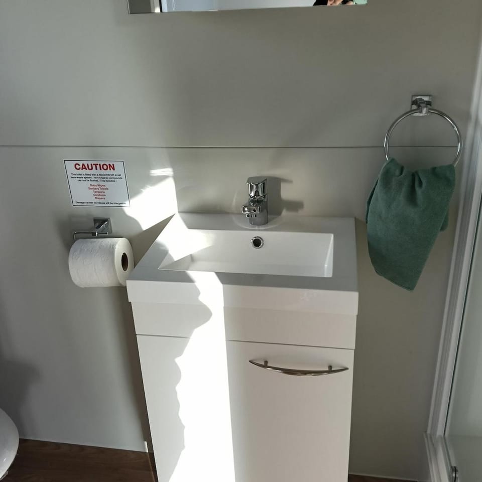 crash pad but homely Apartment in Hamilton