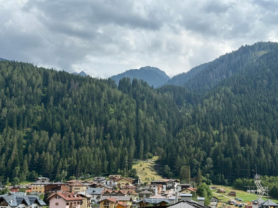 Nearby landmark, Day, Natural landscape, Bird's eye view, View (from property/room), Mountain view