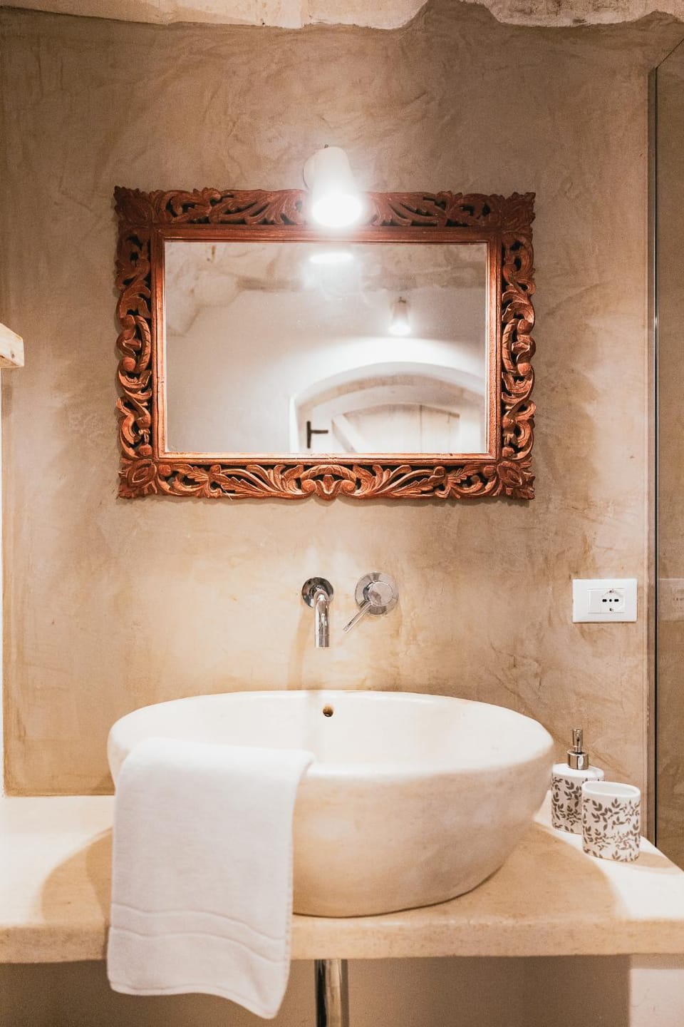 Bathroom, towels