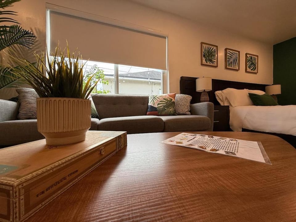 The Miami Tropic Suite - Private Stay with Free Parking in the Heart of Miami Apartment in Miami