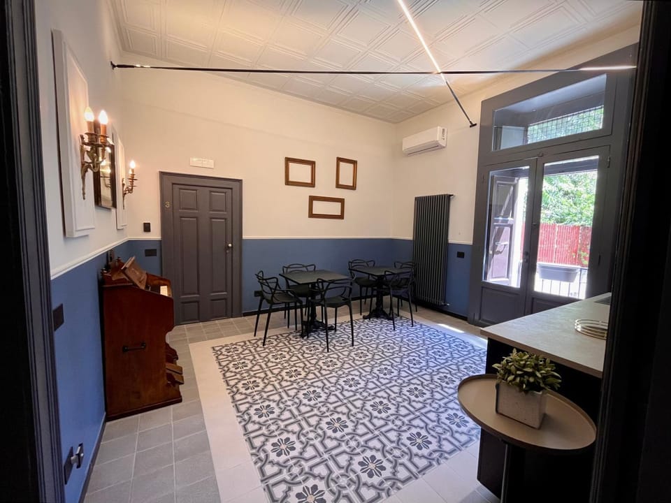 Seating area
