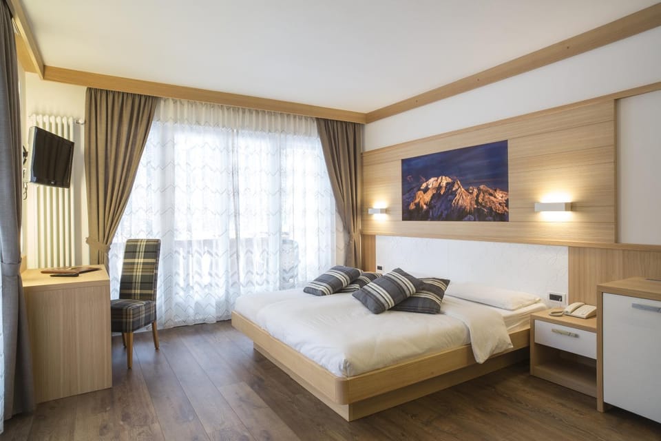 Day, Photo of the whole room