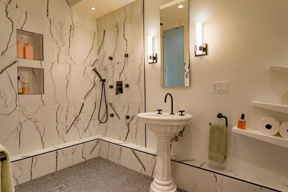 Shower, Bathroom, towels