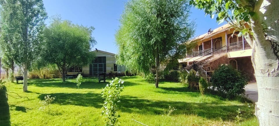 Property building, Day, Garden, Garden view