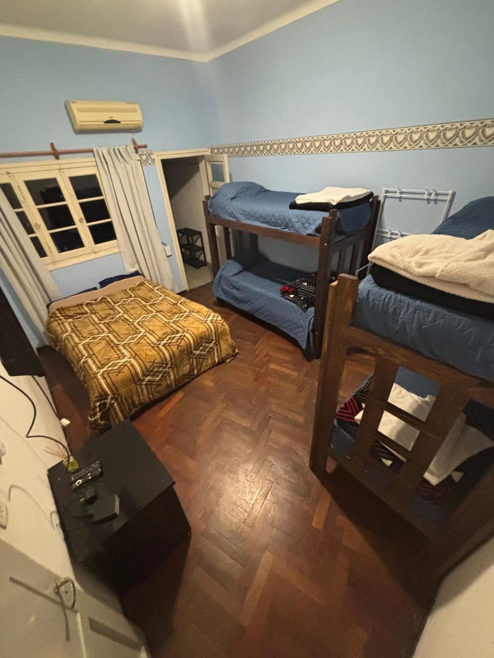 Bed, TV and multimedia, Bedroom, bunk bed, internet, internet, air conditioner