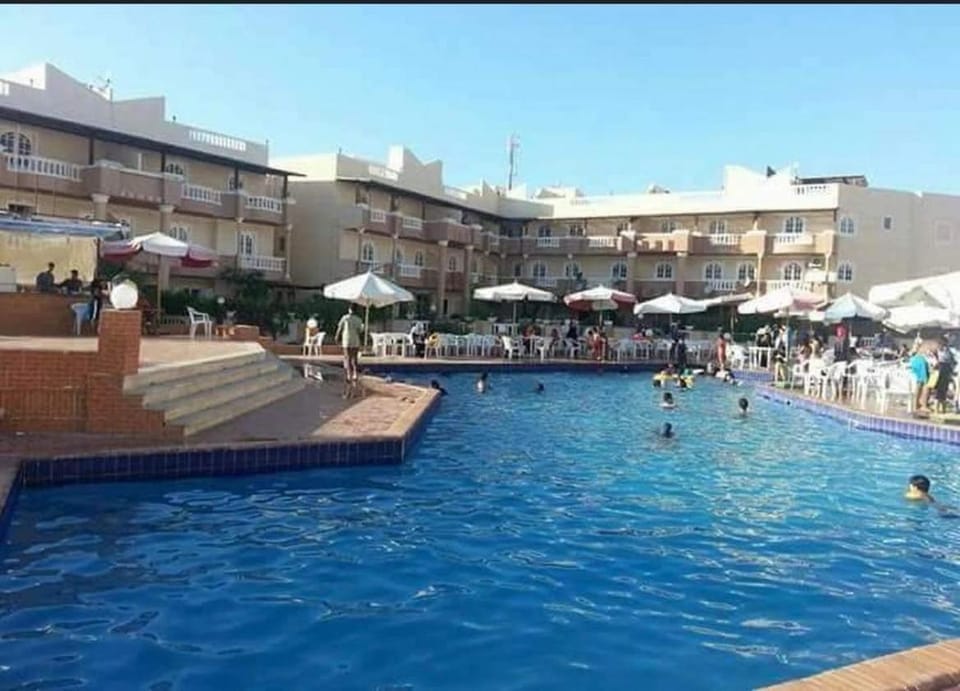 قريه مصر الجديده شاطئ عايدة الكيلو 77 Chalet in Egypt