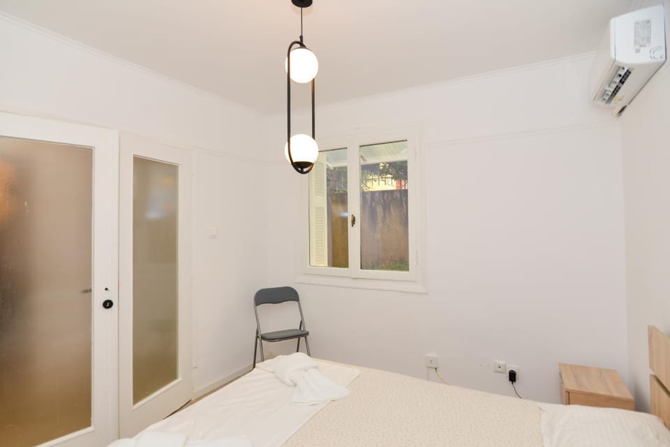 Bedroom, wardrobe, air conditioner