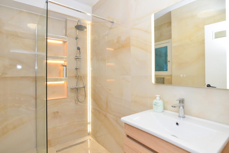 Shower, Bathroom, towels