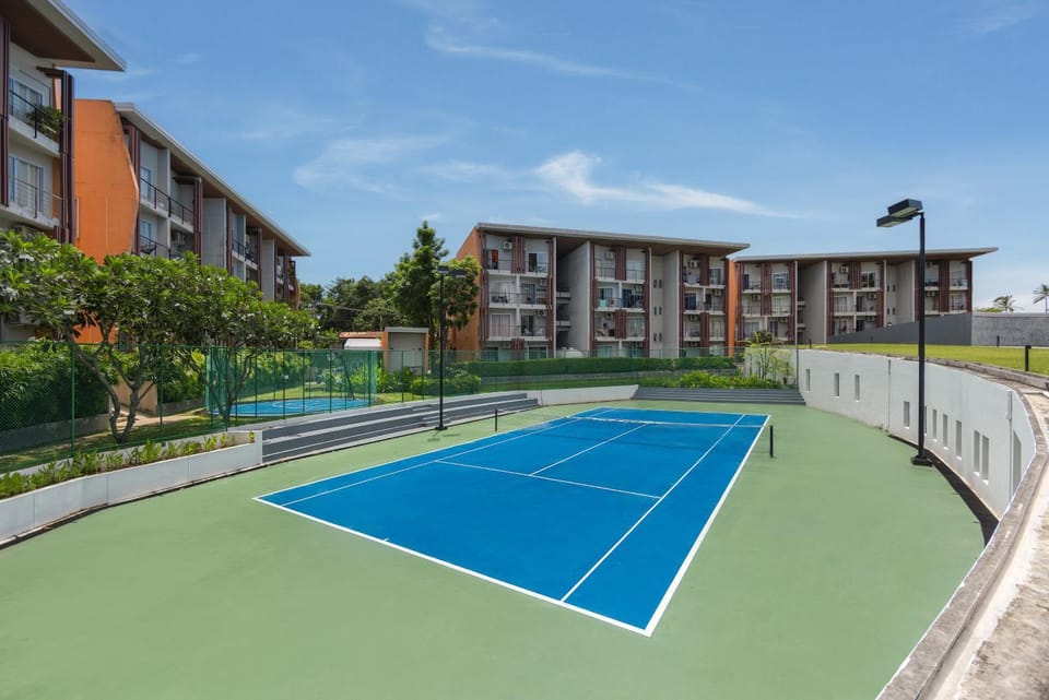 Property building, Day, Tennis court