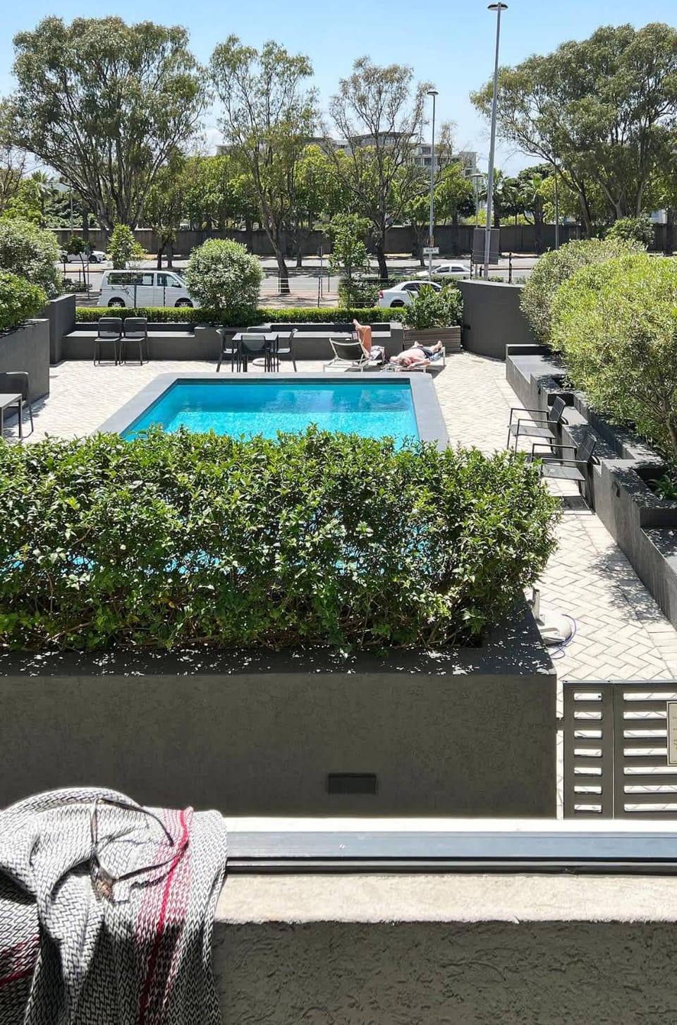 Modern Green Point Apartment withPool Access Apartment in Cape Town