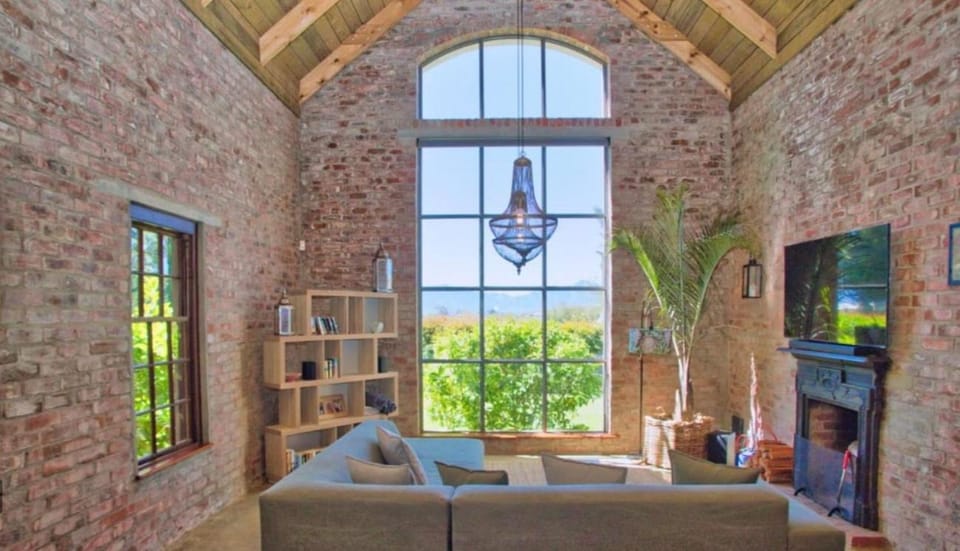 TV and multimedia, fireplace