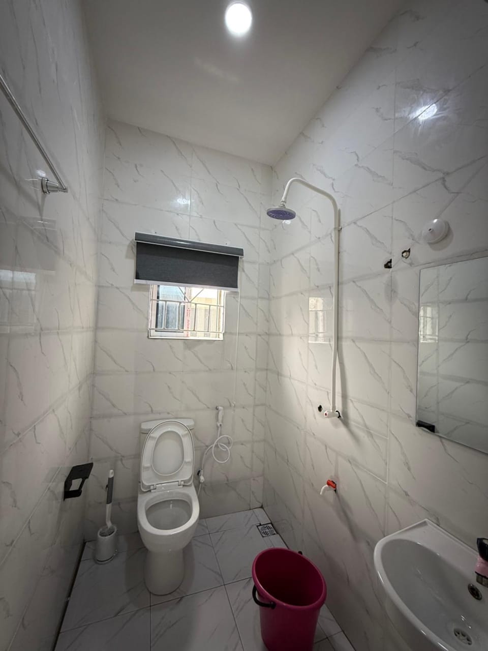 Private Fully Serviced Studio Apartment At Ogudu, 15 mins to the Airport Bed and Breakfast in Lagos