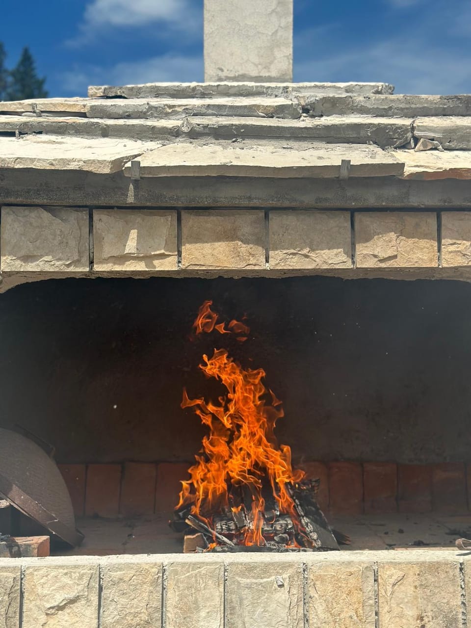 BBQ facilities, fireplace