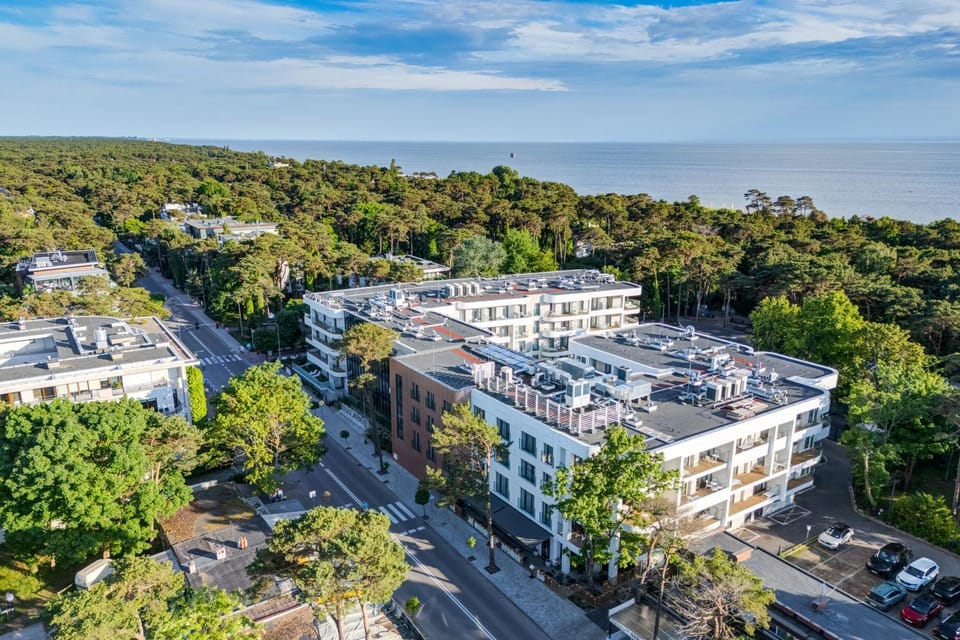 Property building, Neighbourhood, Natural landscape, Bird's eye view, City view, Sea view, Street view, Location