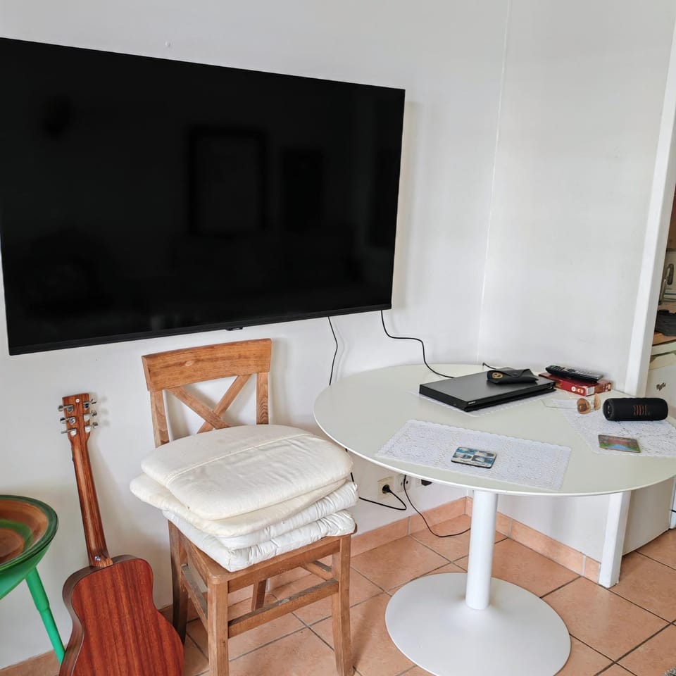 La Maison Tranquille at the Lake 1 Bedroom House House in Occitanie