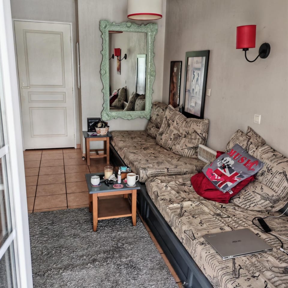 La Maison Tranquille at the Lake 1 Bedroom House House in Occitanie
