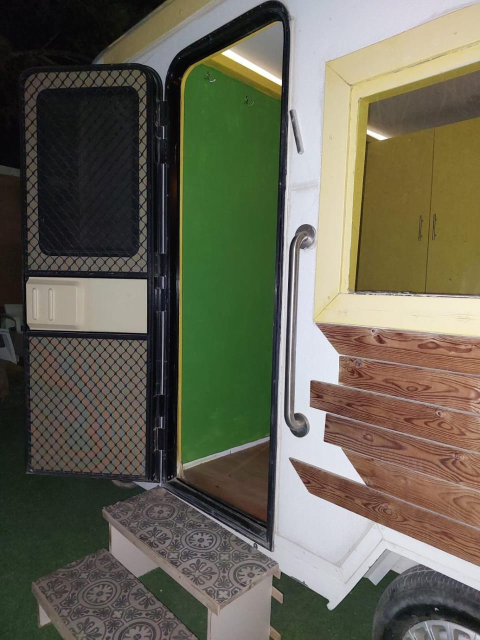R&B carvan Campground/ 
RV Resort in Eilat