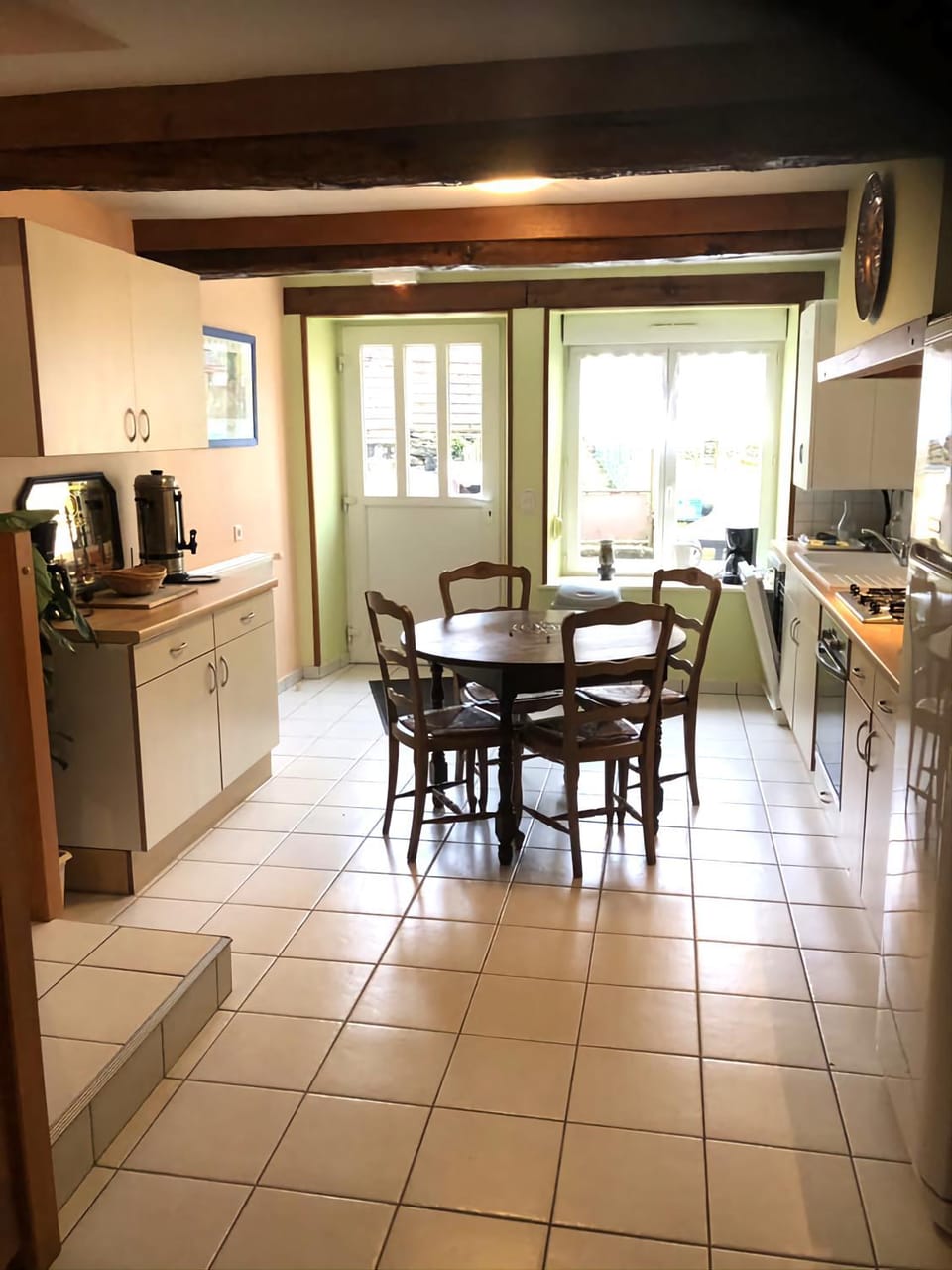 Coffee/tea facilities, Kitchen or kitchenette, Dining area, oven, pet friendly, stove, toaster