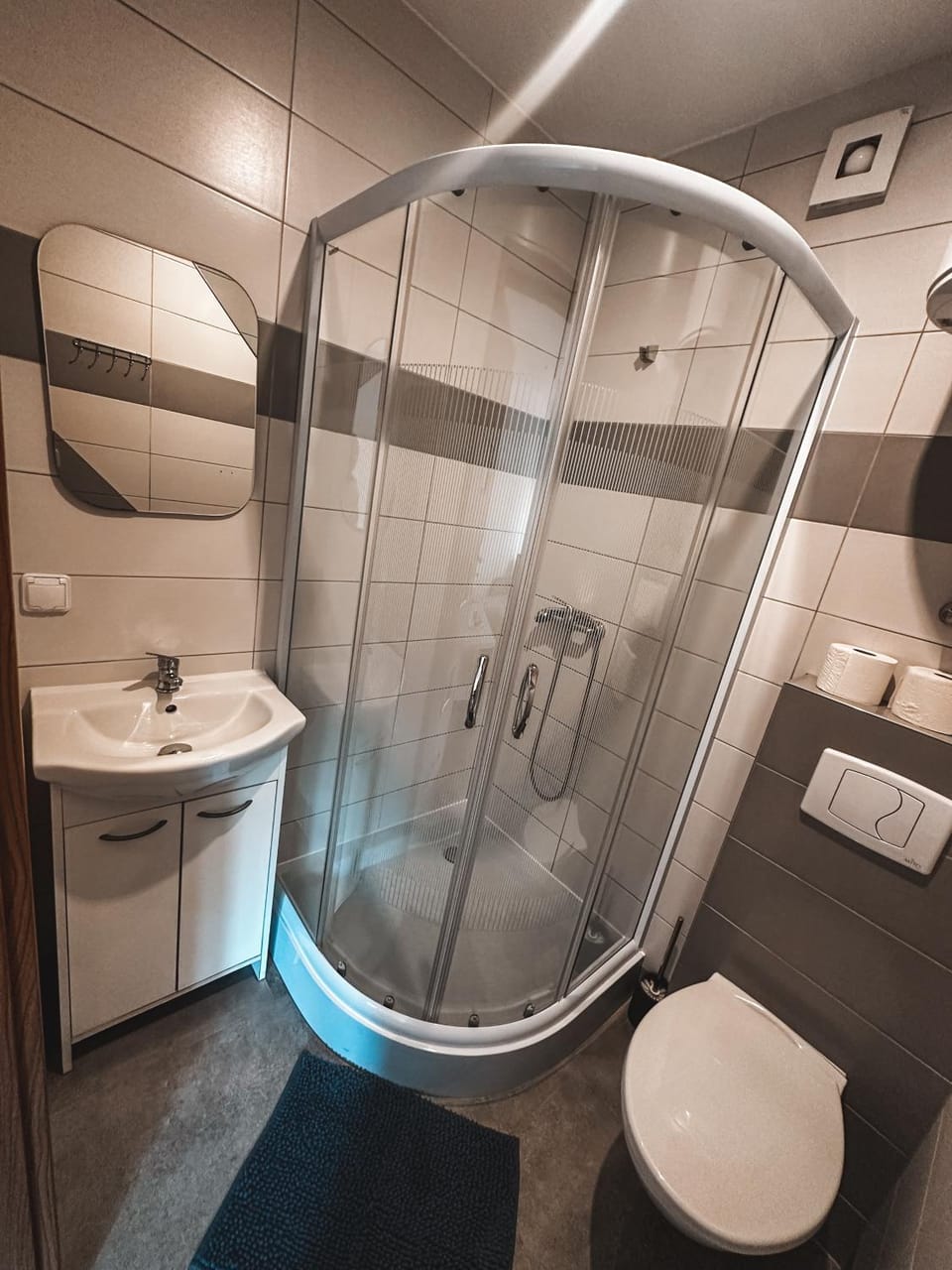 Shower, Toilet, Bathroom