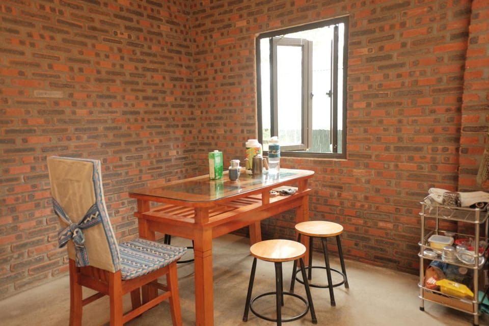 Kitchen or kitchenette, Lounge or bar, Dining area