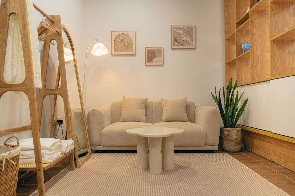 Living room, Seating area