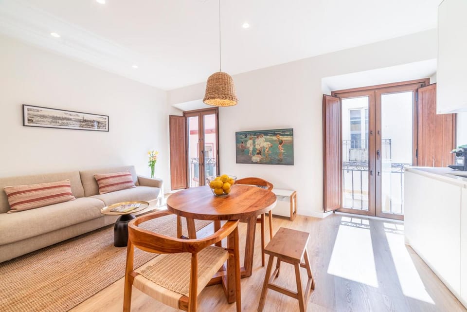 Céntrico apartamento con piscina Apartment in Seville