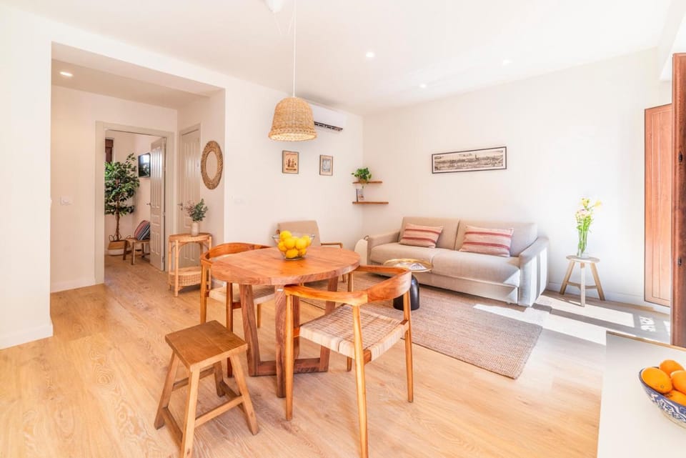 Céntrico apartamento con piscina Apartment in Seville