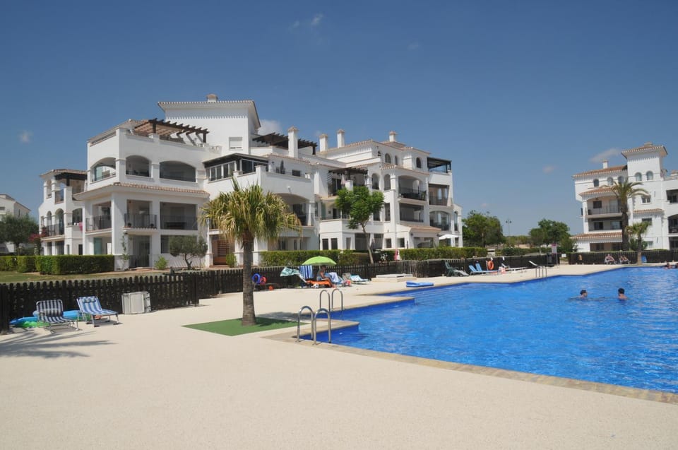 Property building, Swimming pool, sunbed