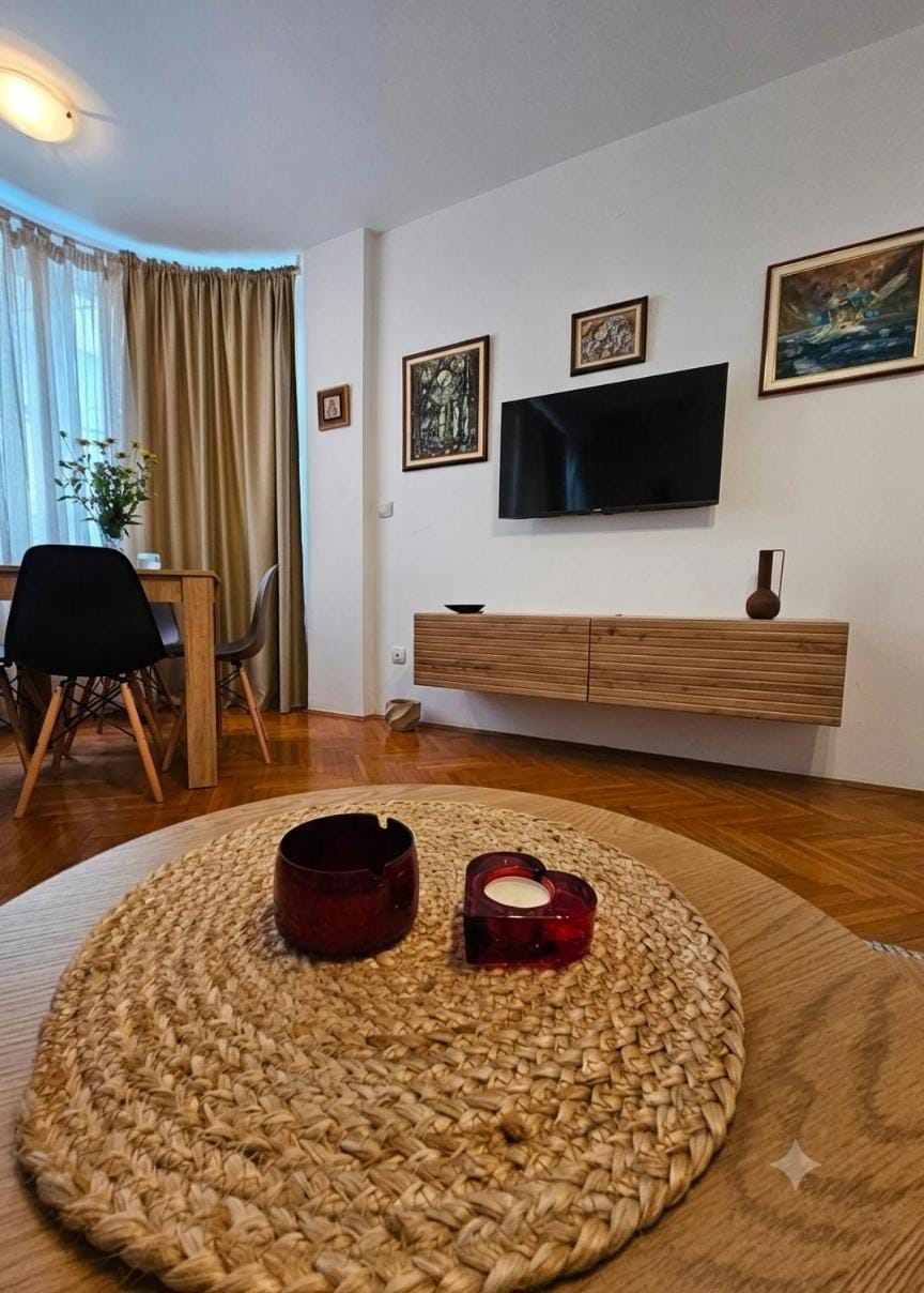 Apartments Dragulji Kruševac Central Stay Apartment in Serbia