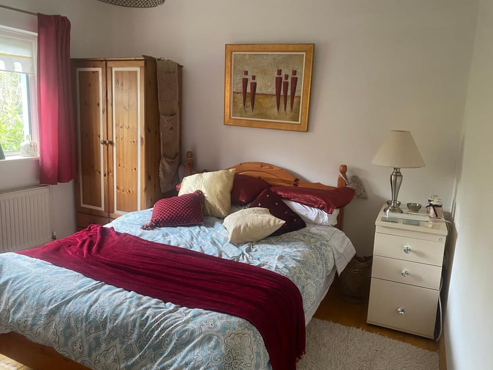 Bed, Coffee/tea facilities, View (from property/room), Photo of the whole room, Bedroom, hair dryier, heating, wardrobe