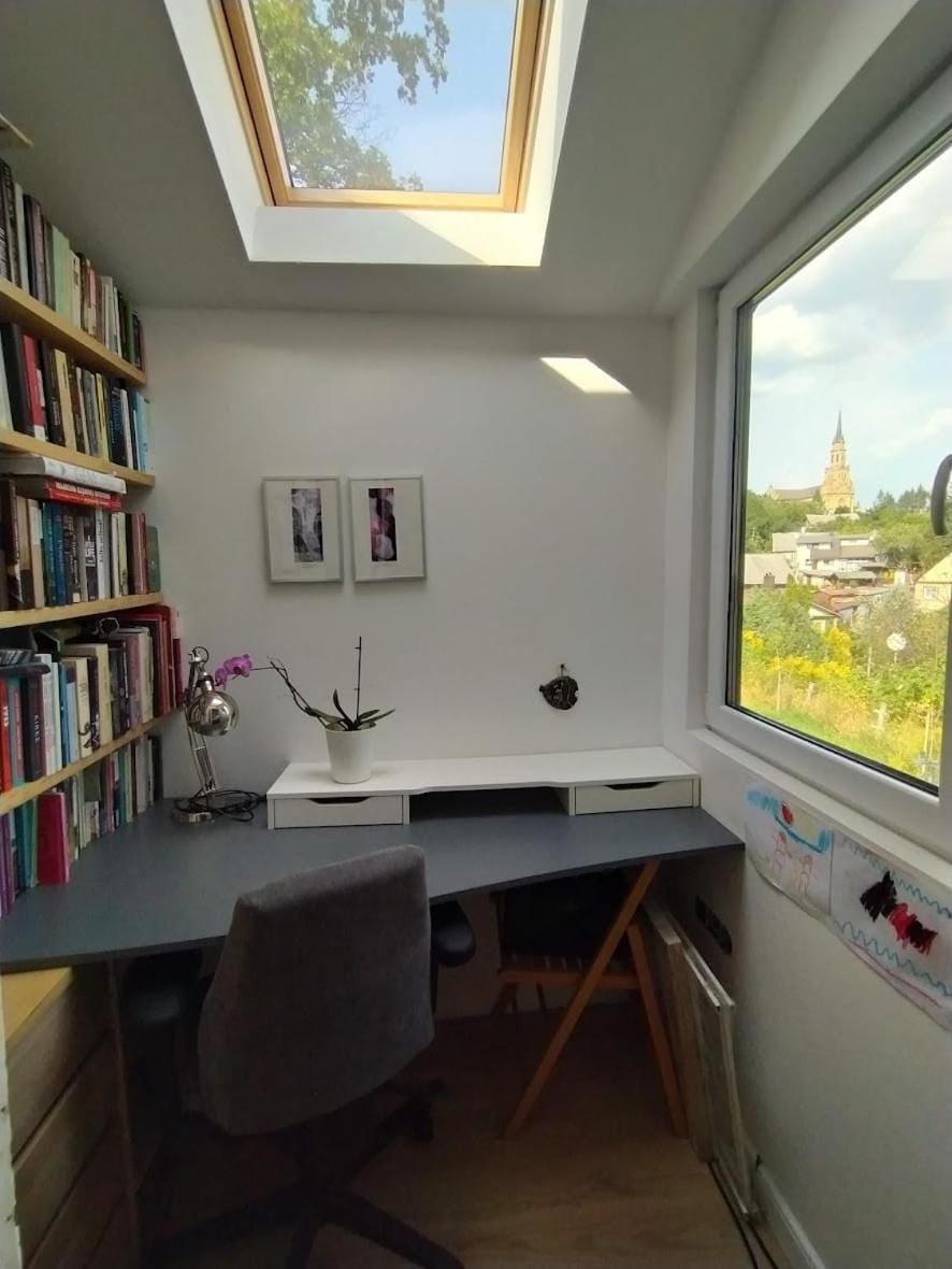 Hilltop view - 2 bedroom house with garden bbq - private parking - 12min to Uzupis anytime House in Vilnius